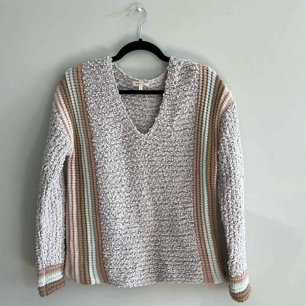 Mystree women’s sweater, SM.